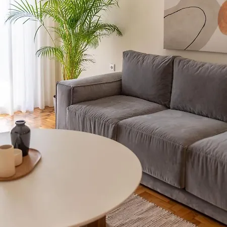 Large 2bedroom, 2bathroom Flat With Dining Space & Free Parking Apartment *